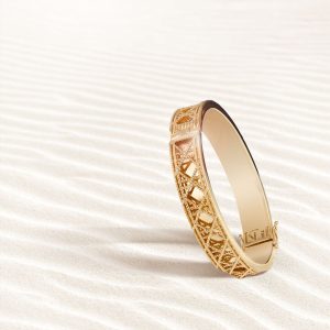 bracelet code 1047